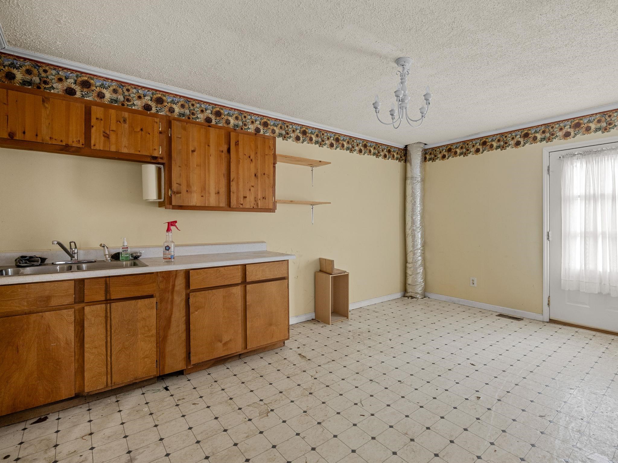 155 Ridings Road Campobello, SC 29322 - Photo 21 of 50