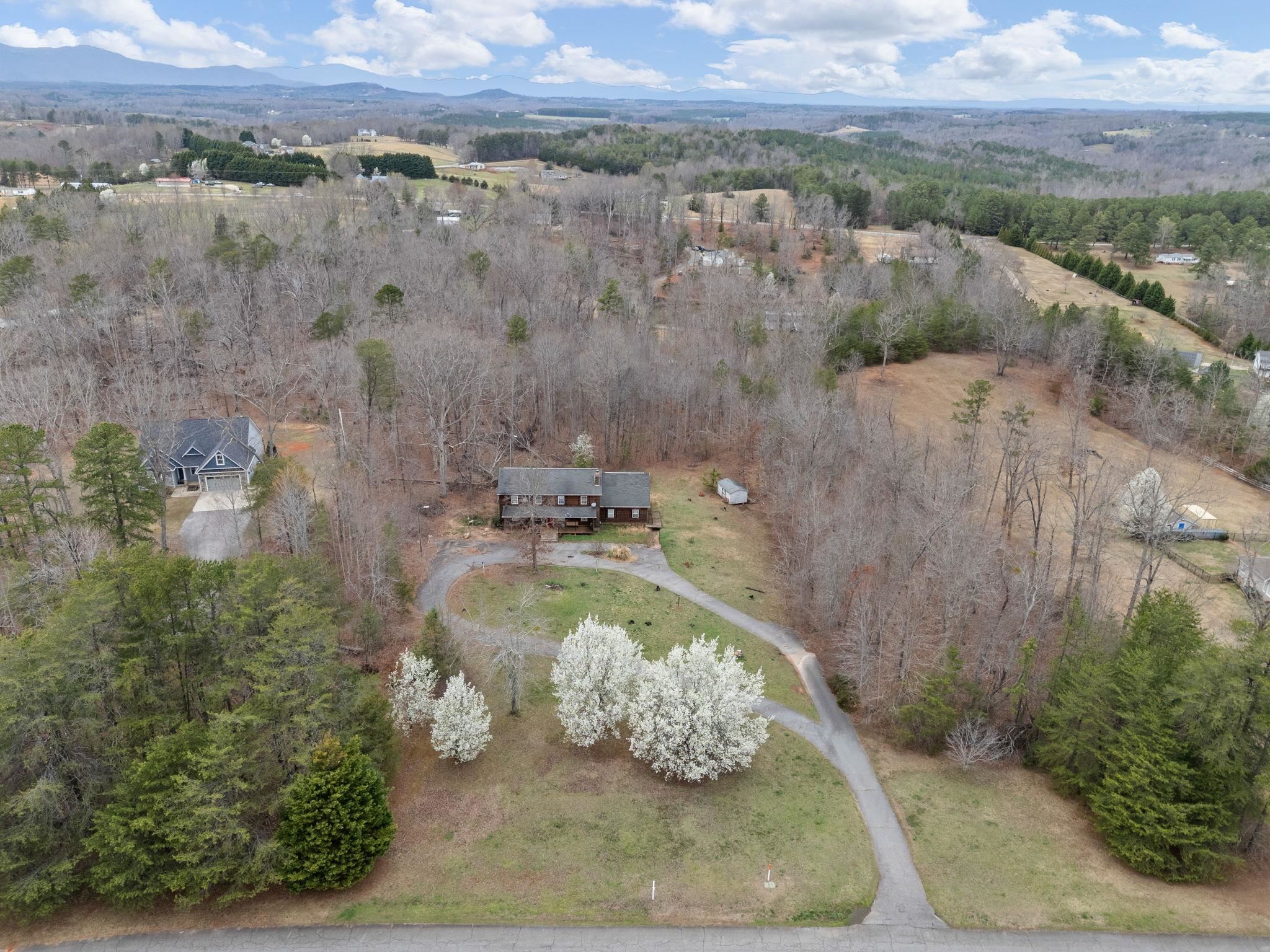 155 Ridings Road Campobello, SC 29322 - Photo 33 of 50