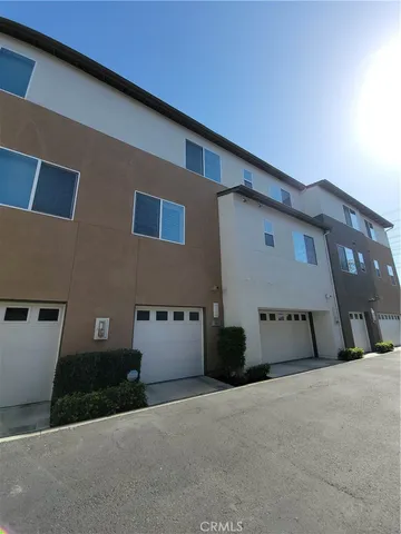 a house view with a outdoor space