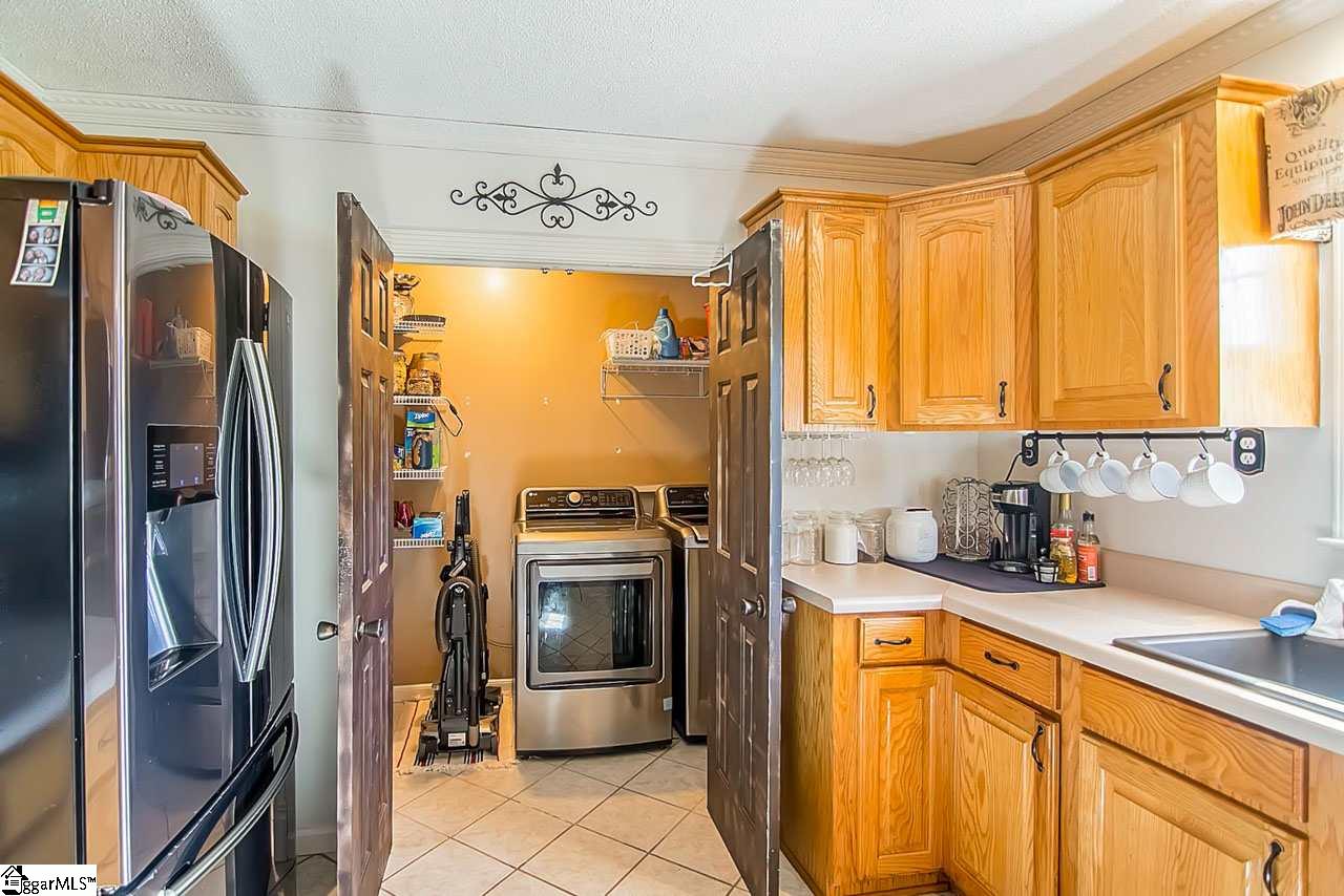 118 Pineland Meadows Road Belton, SC 29627 - Photo 11 of 32