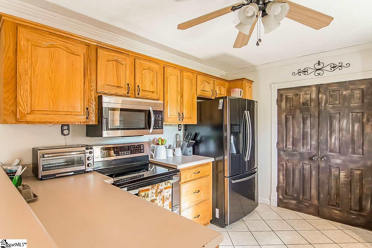 118 Pineland Meadows Road Belton, SC 29627 - Photo 13 of 32