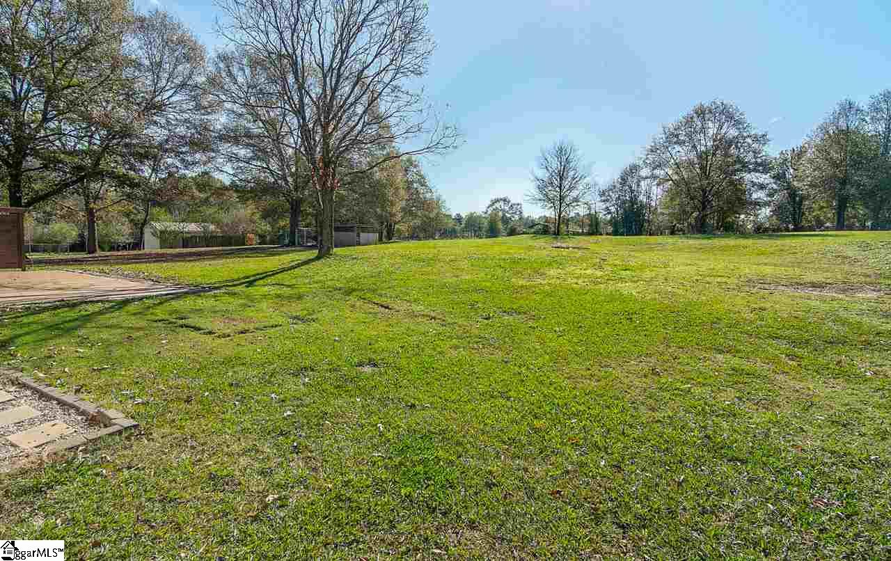118 Pineland Meadows Road Belton, SC 29627 - Photo 7 of 32