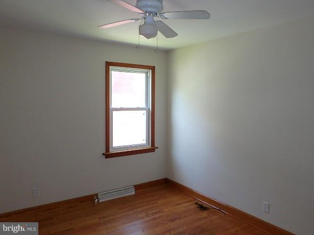11240 Marbern Road Hagerstown, MD 21740 - Photo 7 of 10 Bedroom