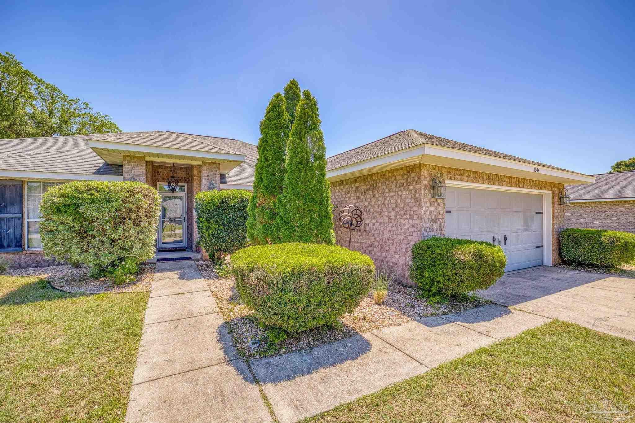 1944 Seahawk Lane Navarre, FL 32566 - Photo 8 of 41 Gallery Image 8