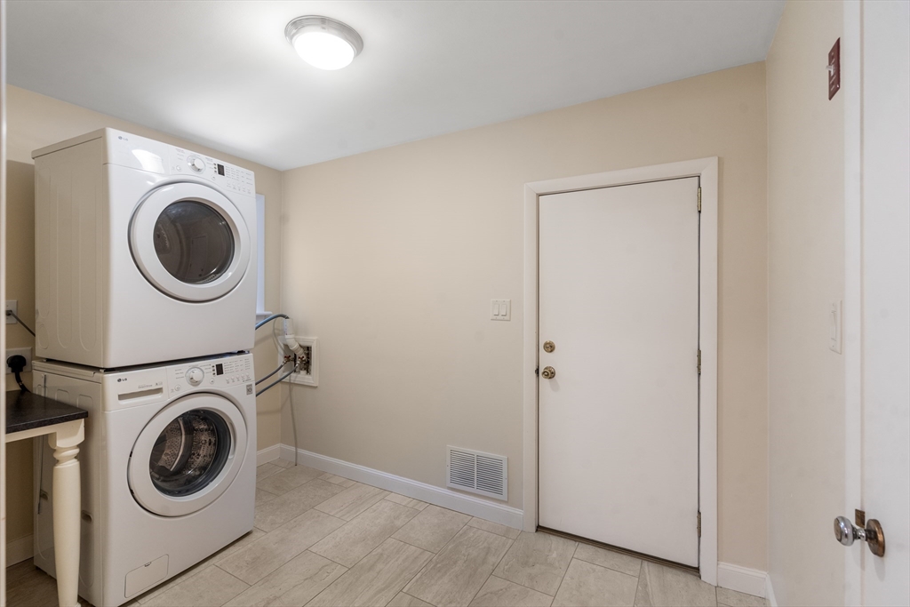 74 Oregon Road Ashland, MA 01721 - Photo 15 of 37