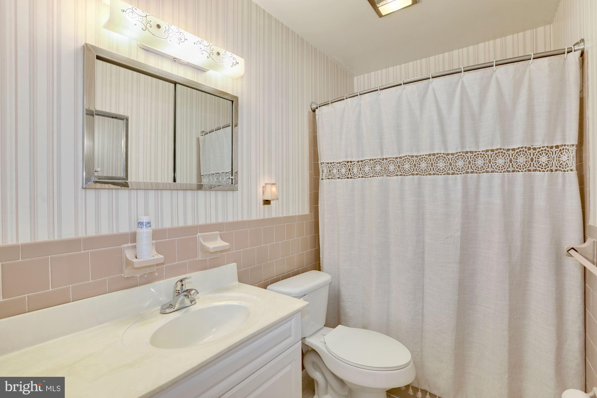6344 Sumerduck Road Remington, VA 22734 - Photo 14 of 34 Full Bath 1 of 2 (Hallway)