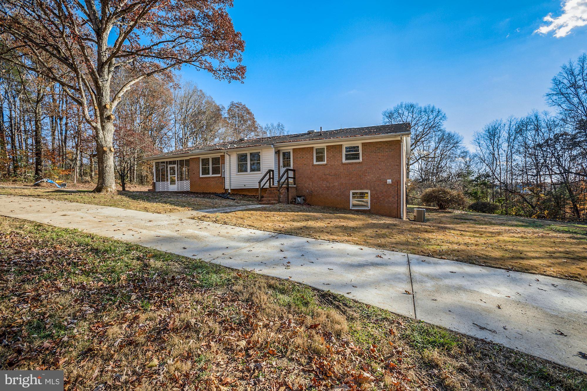 6344 Sumerduck Road Remington, VA 22734 - Photo 30 of 34 Rear Left