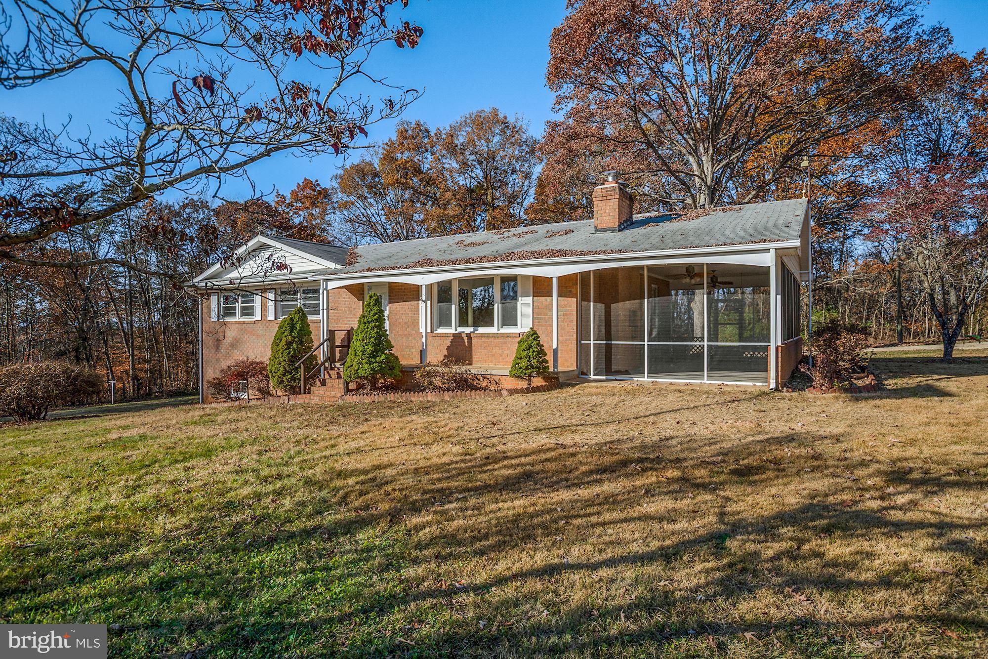 6344 Sumerduck Road Remington, VA 22734 - Photo 4 of 34 Front Right