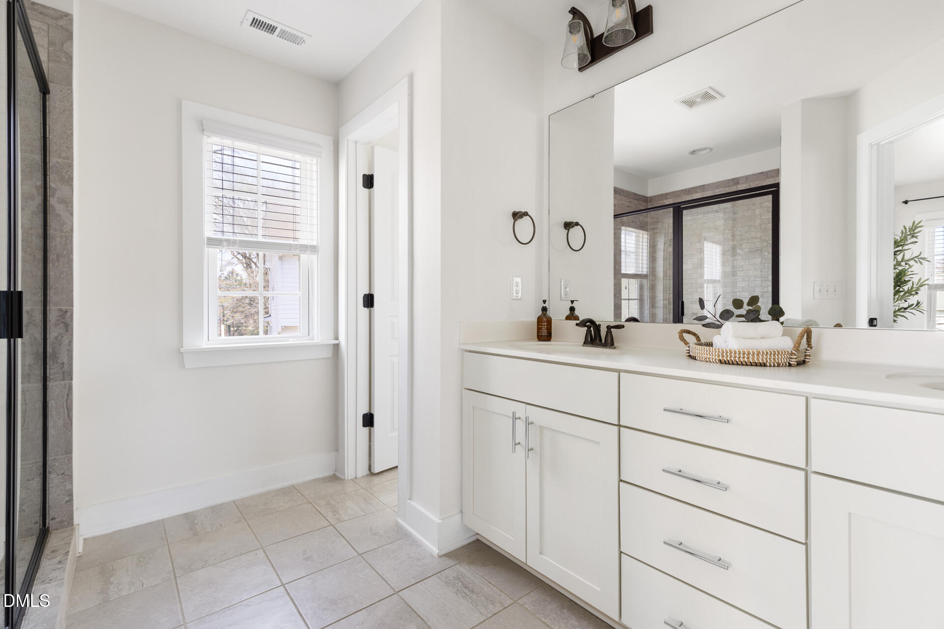 1510 South Roxboro Street Durham, NC 27707 - Photo 30 of 44 1510-S-Roxboro-133