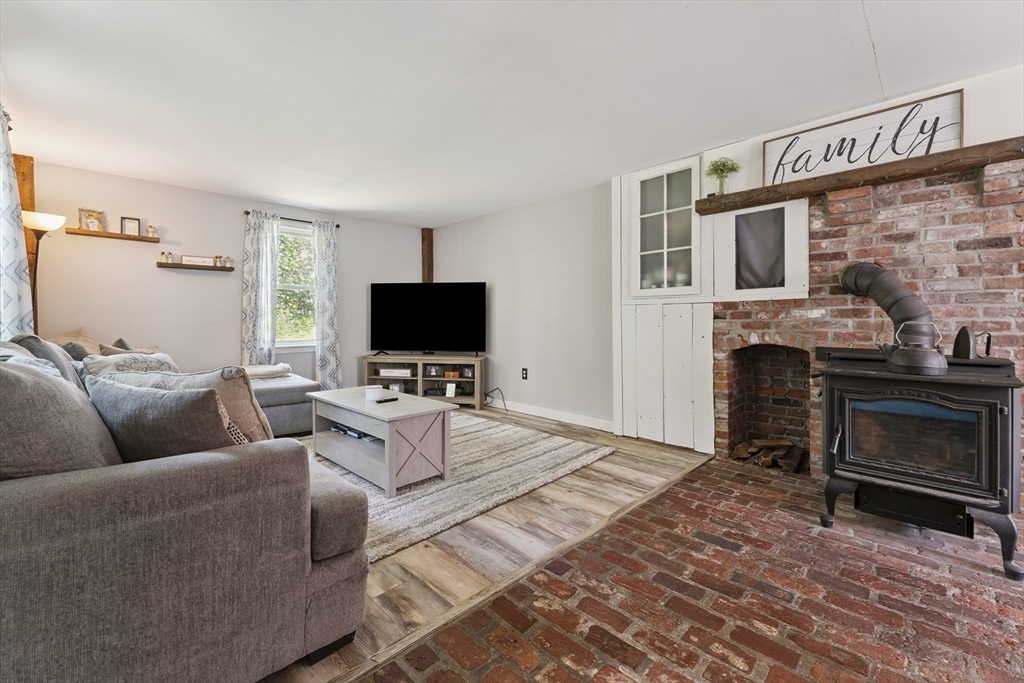 57 Sassawanna Road Rutland, MA 01543 - Photo 3 of 32