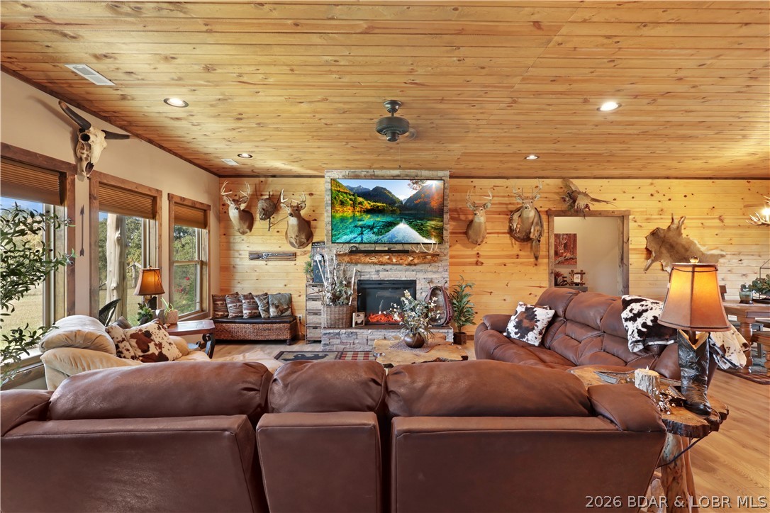 118 Uncle Dee Road Brumley, MO 65017 - Photo 15 of 57 Lots of natural light.