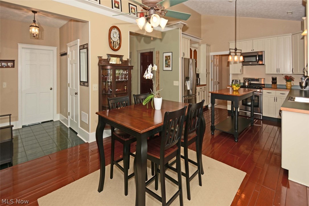7030 Wolff Road Medina, OH 44256 - Photo 10 of 35 Gallery Image 10