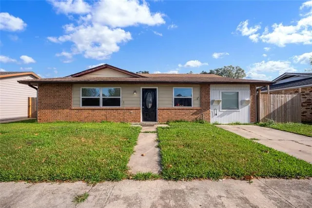 $1,600 | 1954 Longwood Court, Laplace, LA 70068