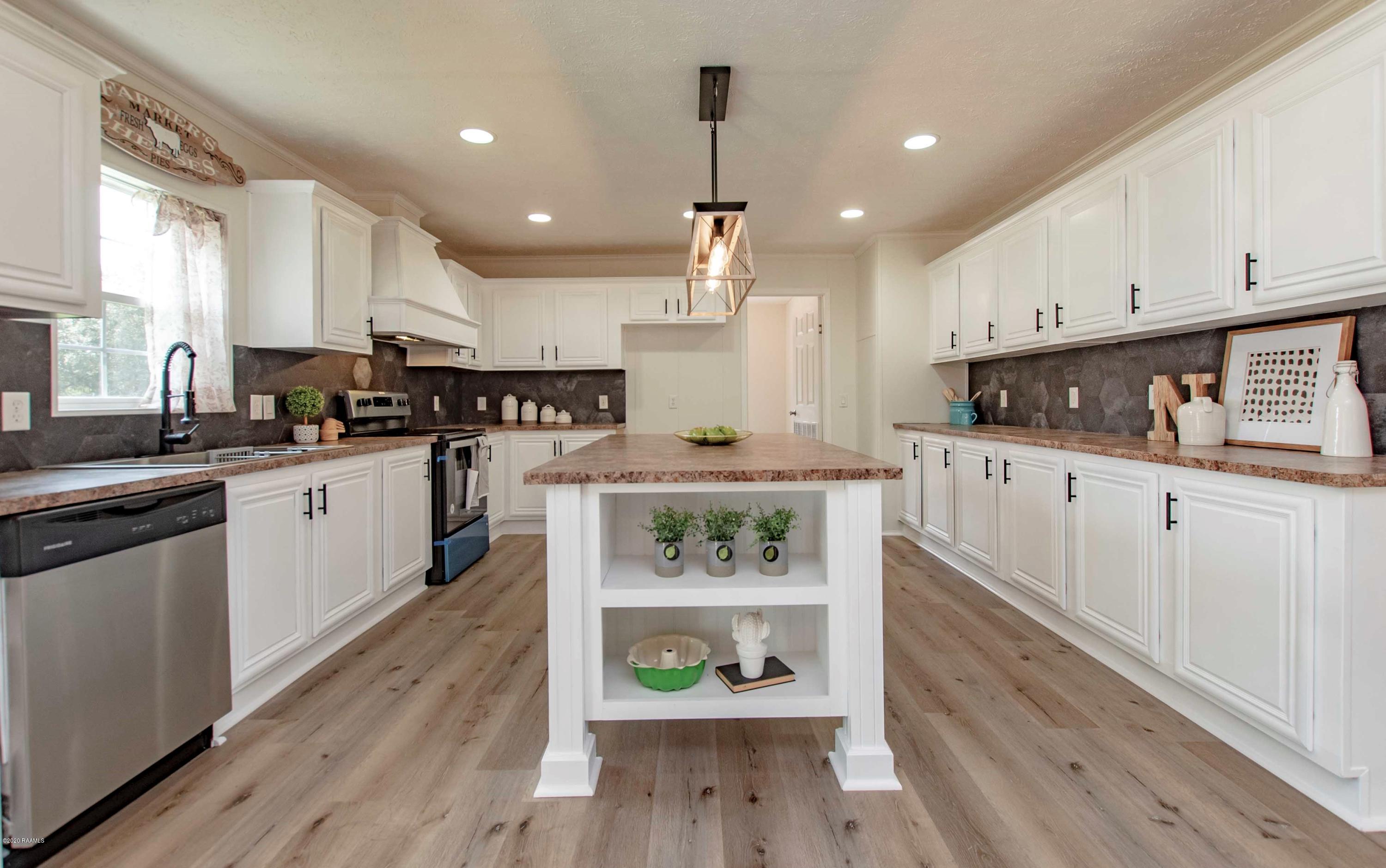 411 Iseringhausen Road Church Point, LA 70525 - Photo 4 of 23 Gallery Image 4