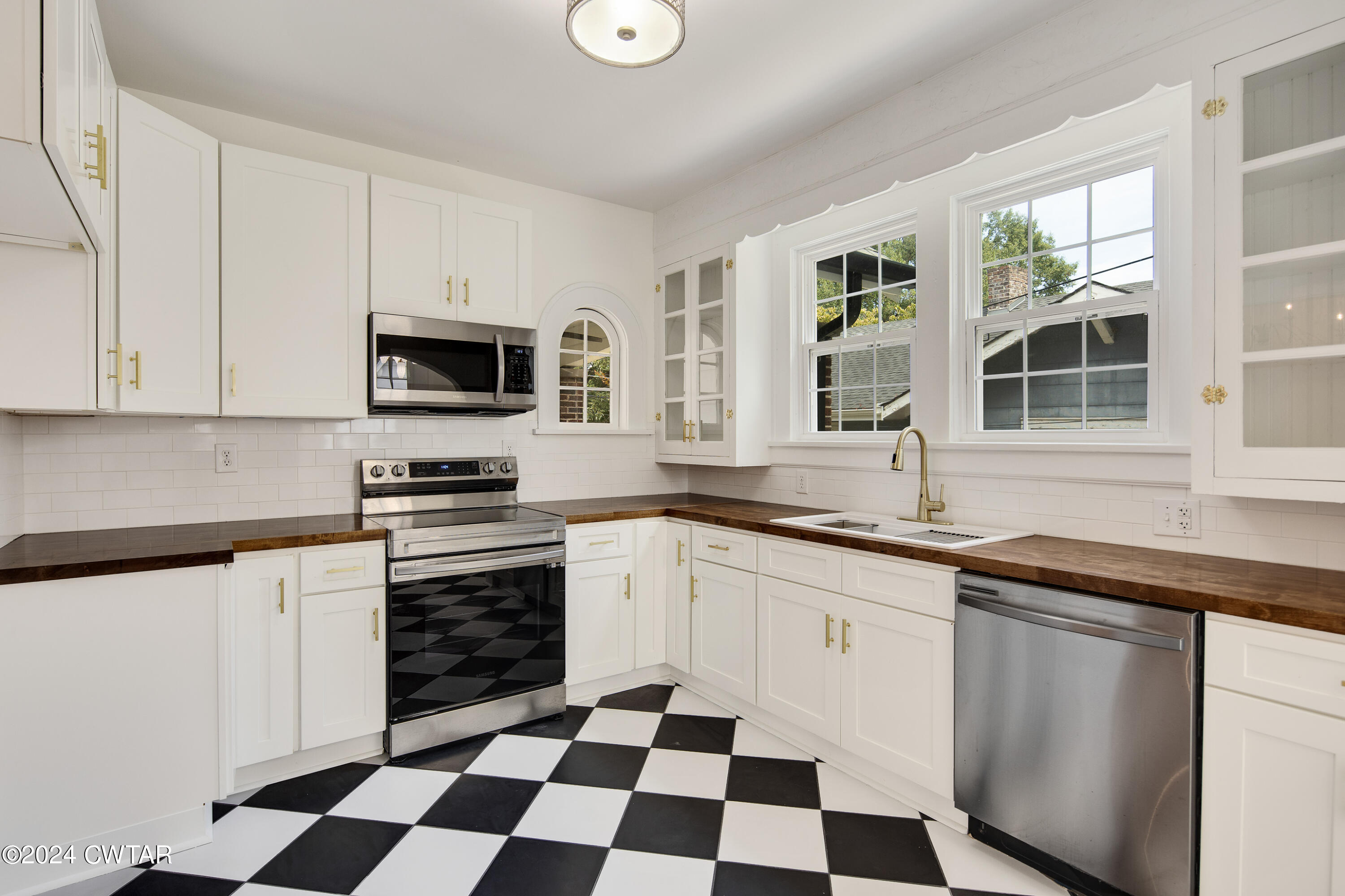 356 Roland Avenue Jackson, TN 38301 - Photo 12 of 32 015-356 Roland Ave-MLS Version