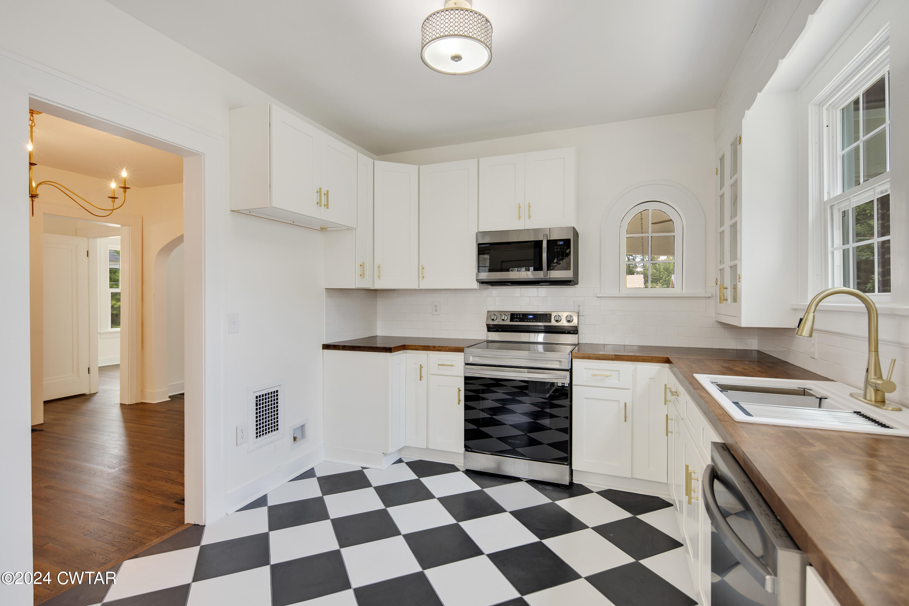 356 Roland Avenue Jackson, TN 38301 - Photo 13 of 32 016-356 Roland Ave-MLS Version