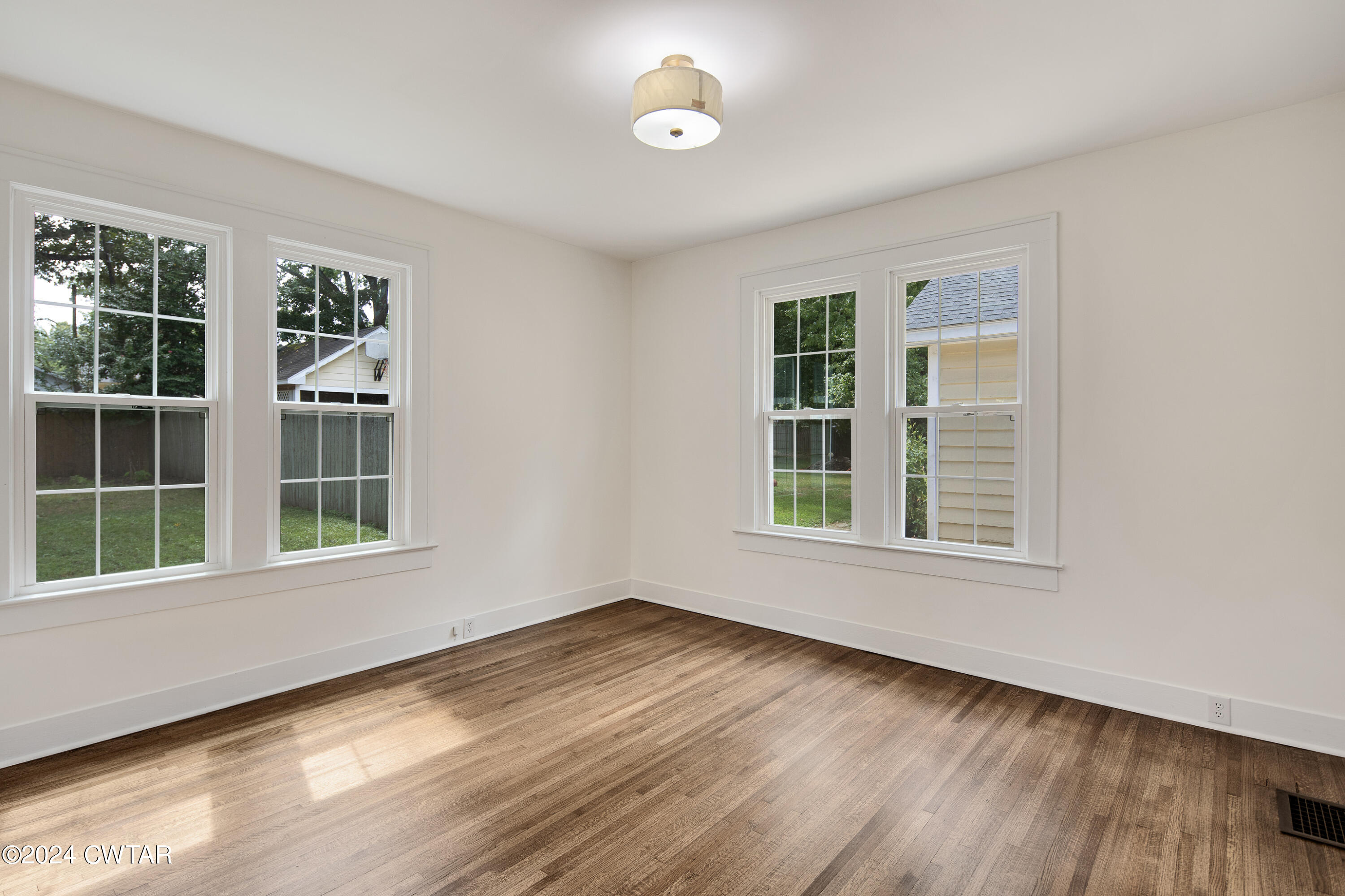 356 Roland Avenue Jackson, TN 38301 - Photo 17 of 32 020-356 Roland Ave-MLS Version