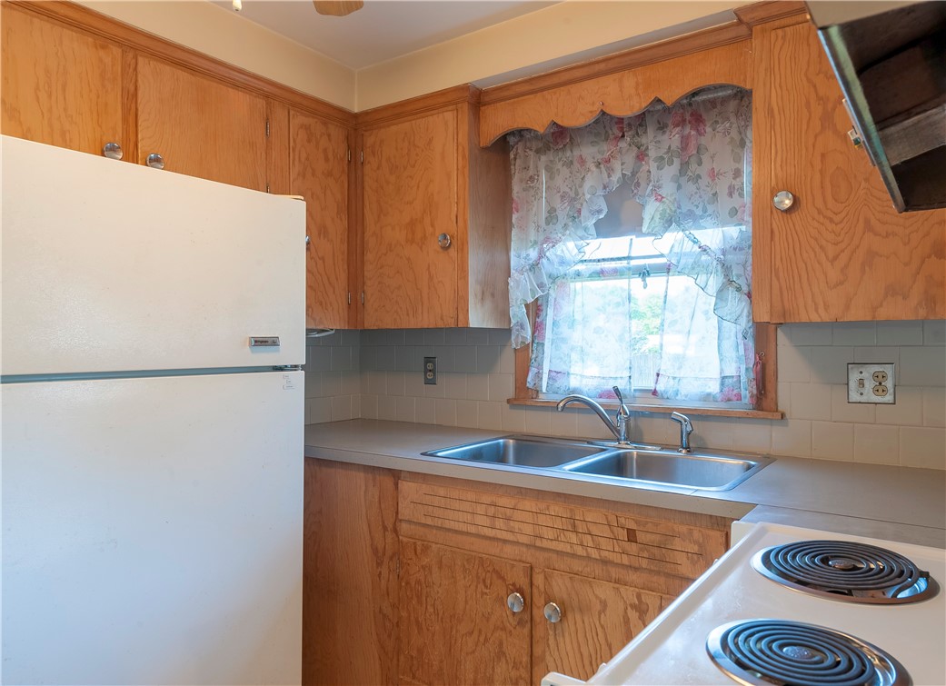 4096 Diamond Hill Road Cumberland, RI 02864 - Photo 5 of 20