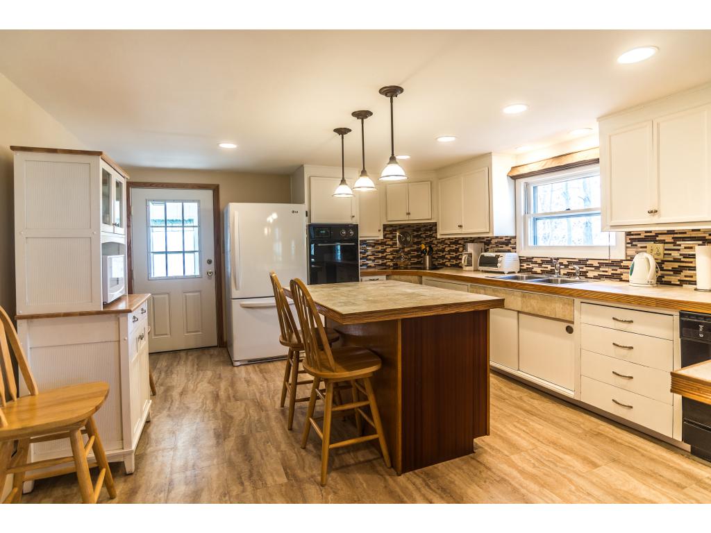 7 Birch Hill Road Hooksett, NH 03106 - Photo 6 of 36
