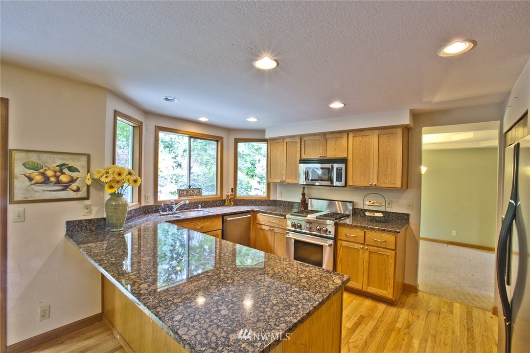 512 224 Place Southeast Bothell, WA 98021 - Photo 2 of 15