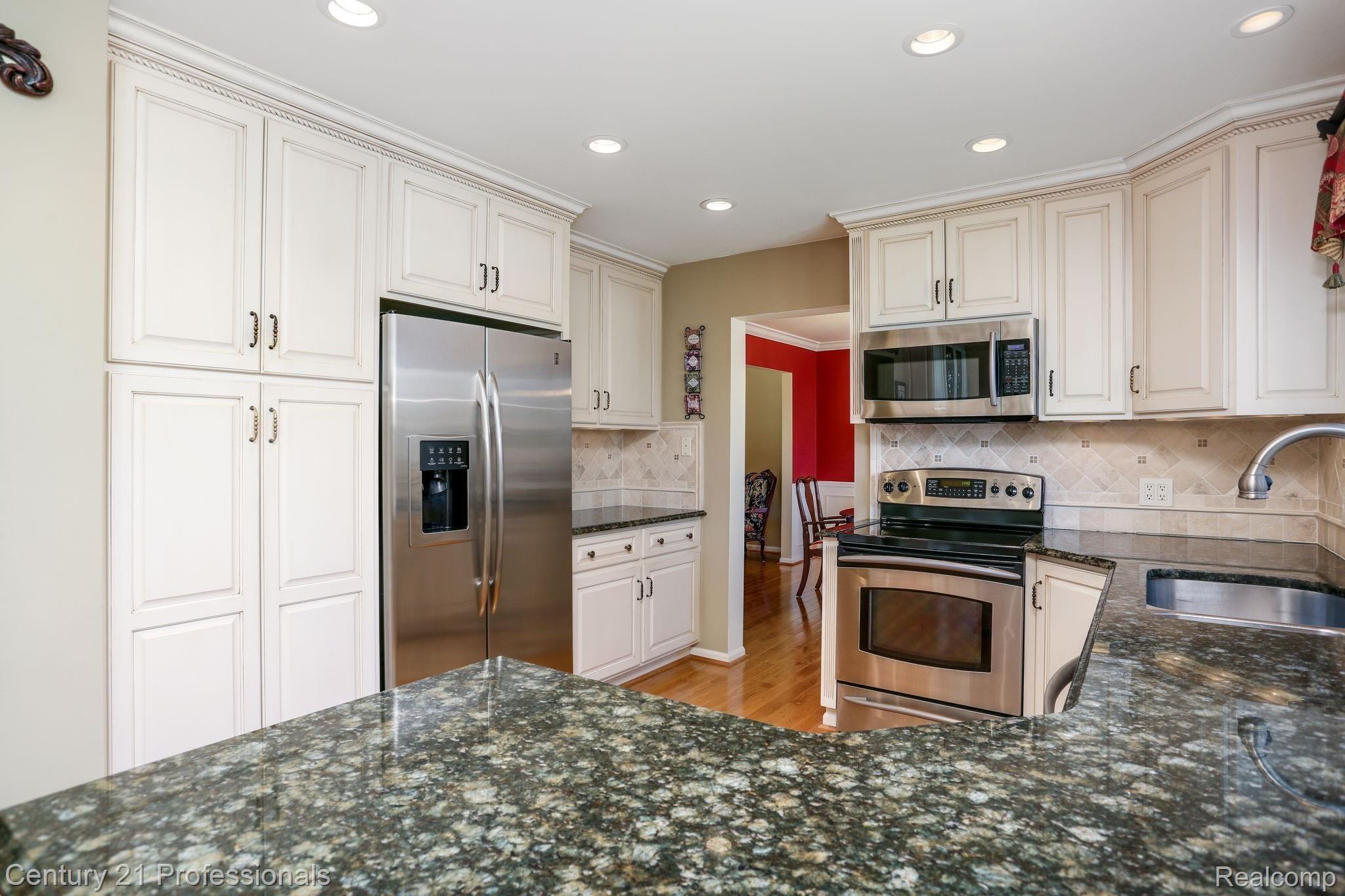 1174 Valley Stream Court Rochester, MI 48309 - Photo 17 of 41 1174+Valley+Stream+Ct+Rochester+Hills-20-mls.jpg