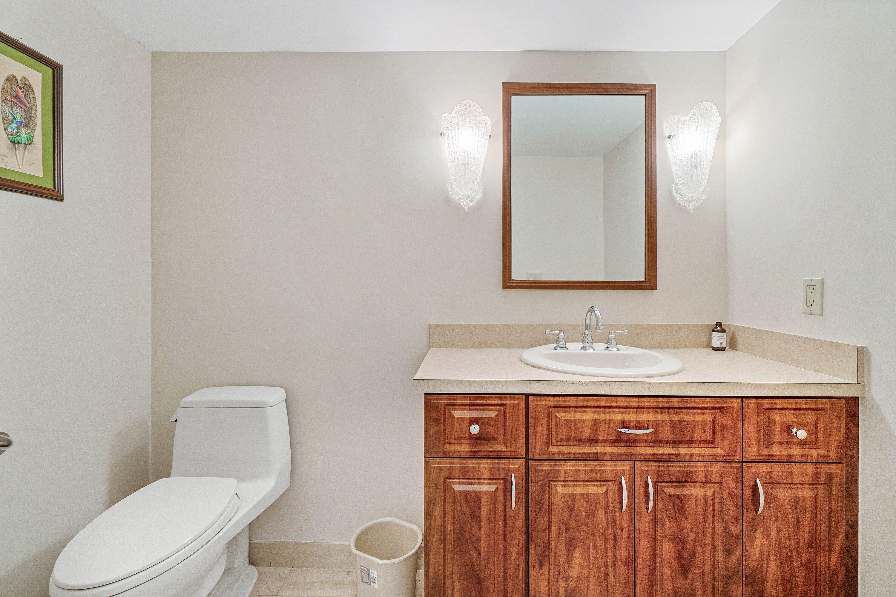 7202 Promenade Drive, Unit 401 Boca Raton, FL 33433 - Photo 22 of 28 Powder Room