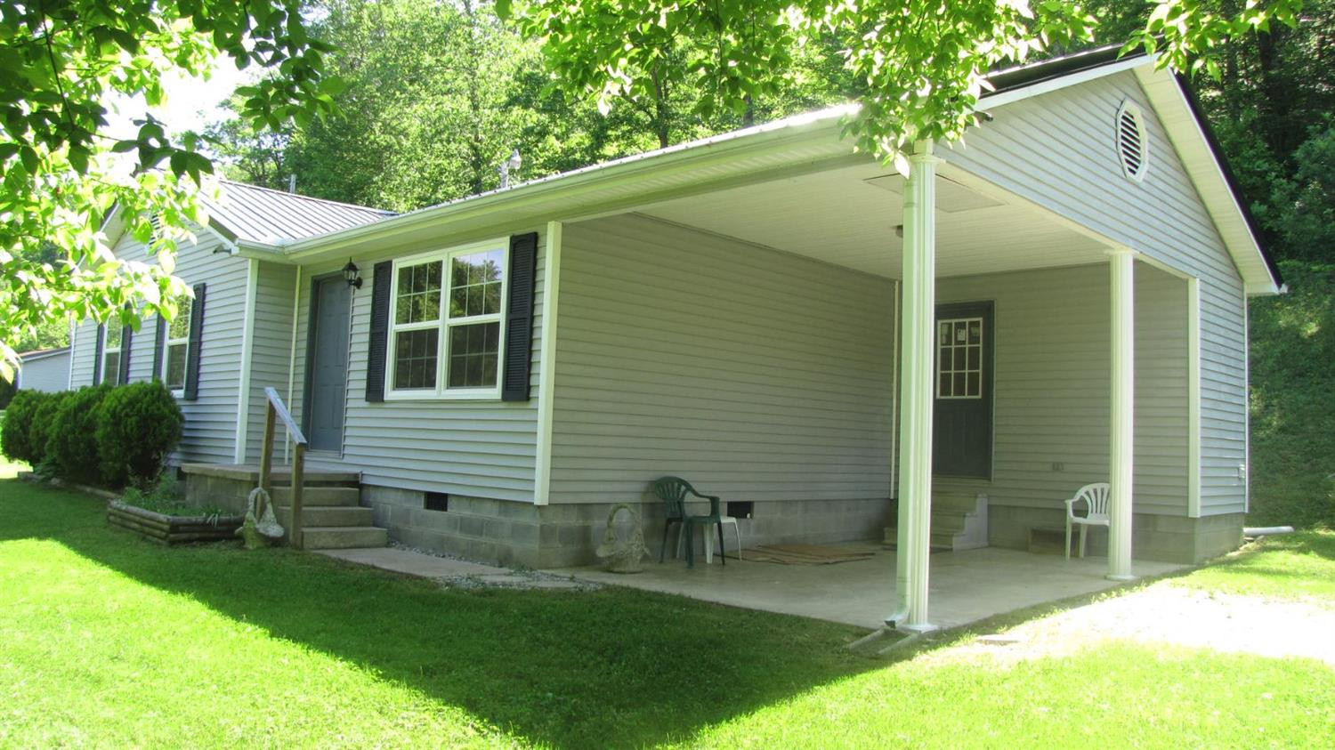 90 Roy Cox Road Manchester, KY 40962 - Photo 1 of 36 Photo 1
