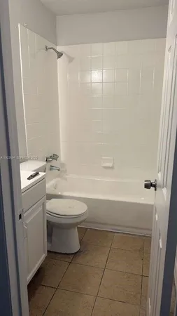 $1,300 | 4160 Northwest 21st Street, Unit 223D, Lauderhill, FL 33313