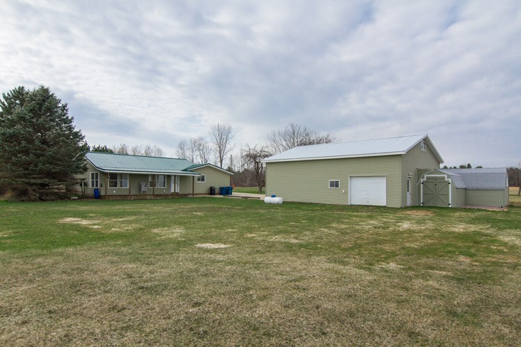 6186 North County Line Road Coleman, MI 48618 - Photo 29 of 34