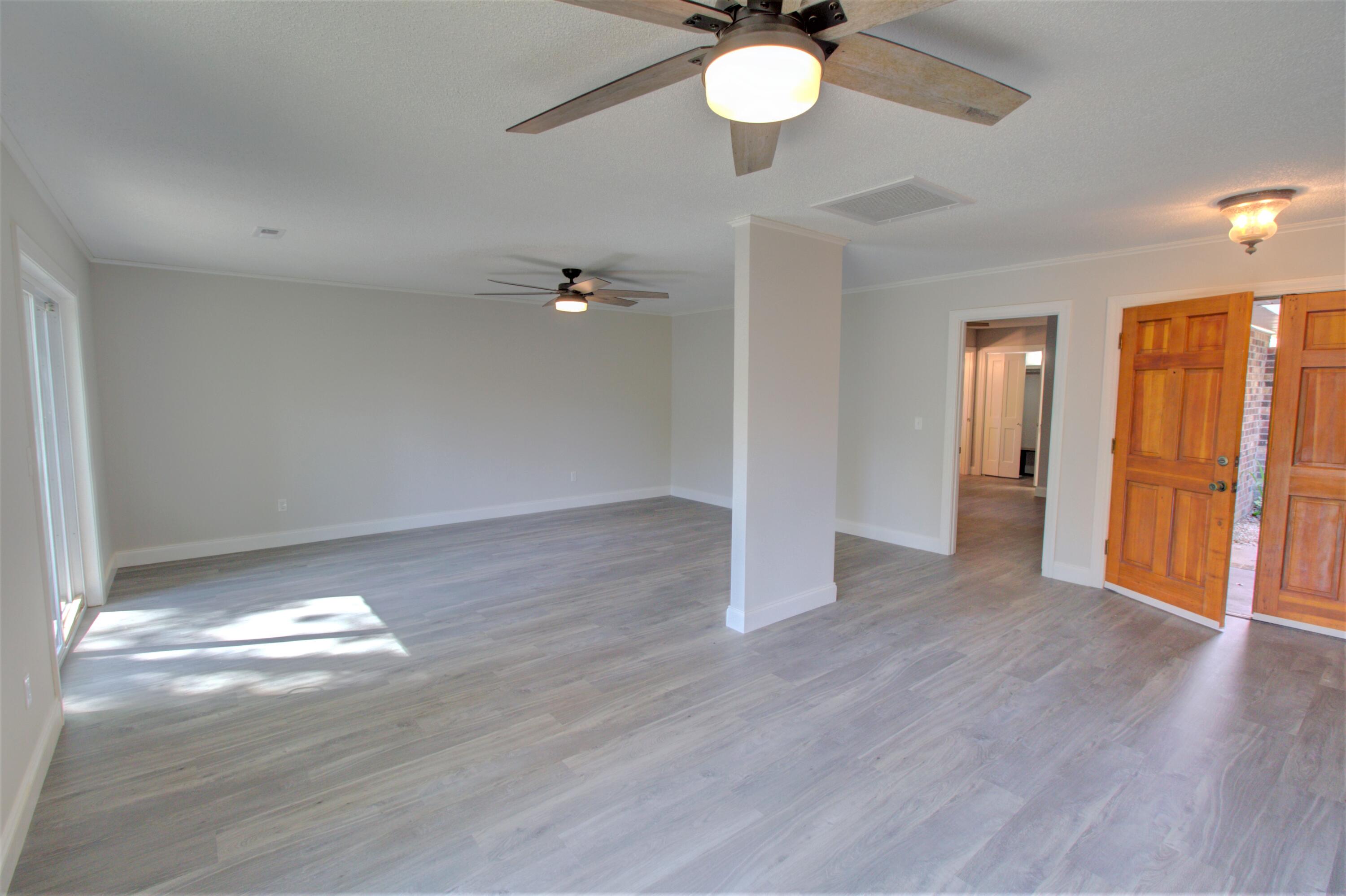 103 Sweetbriar Road Summerville, SC 29485 - Photo 4 of 22 IMG_4462_3_4