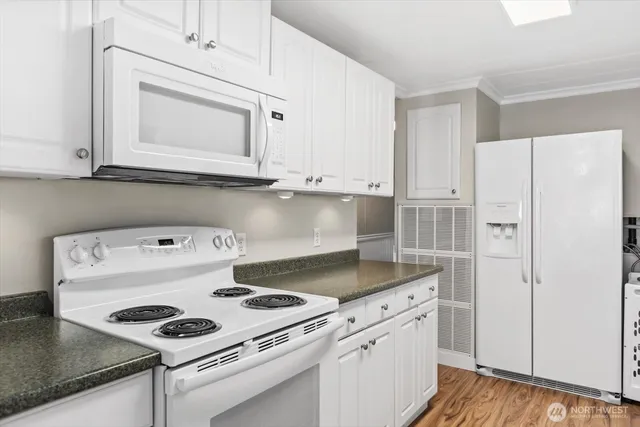 $155,000 | 2200 196th Street Southeast, Unit 70, Bothell, WA 98012