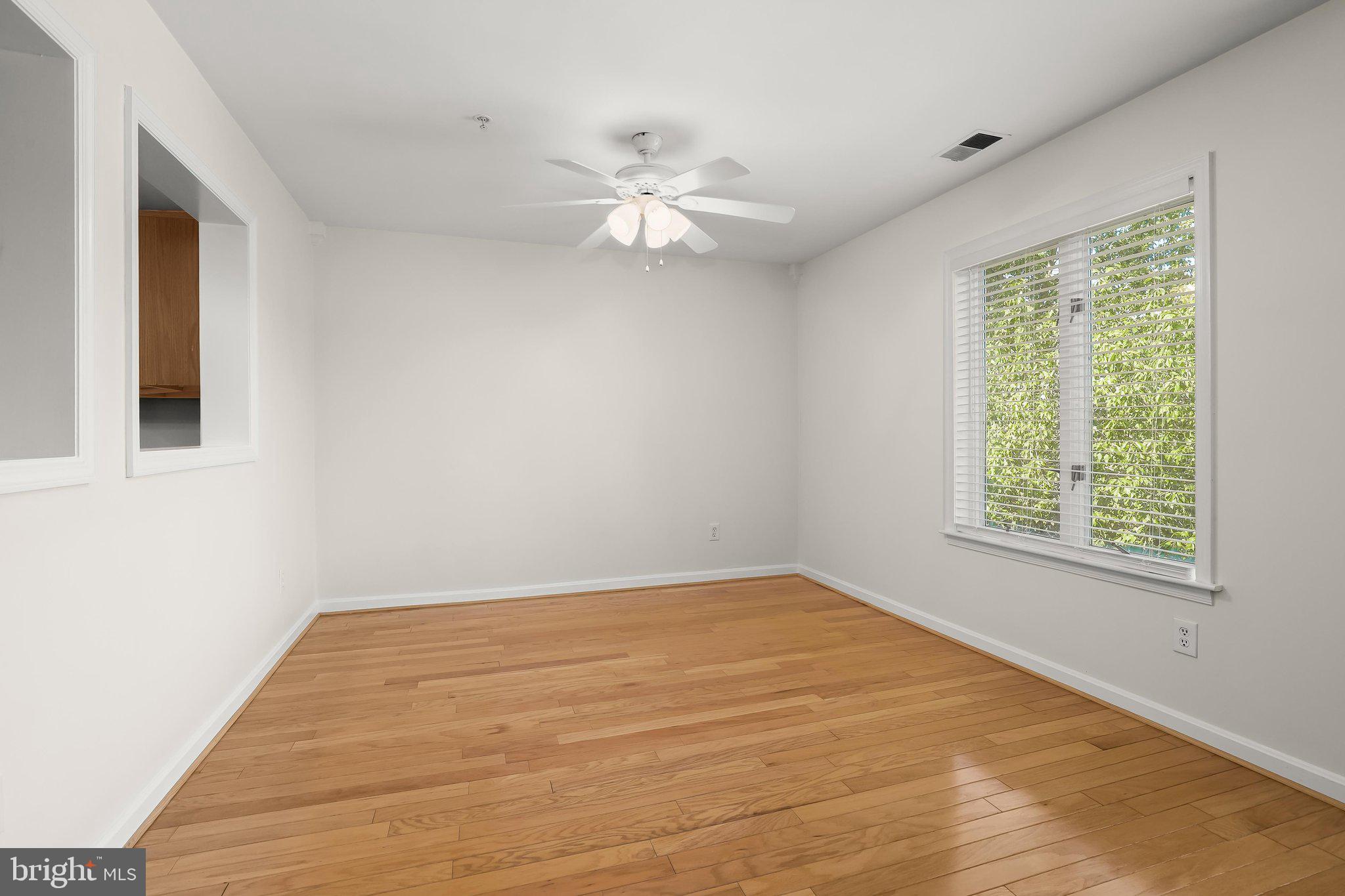 445 Pleasanton Road, Unit C31 Westminster, MD 21157 - Photo 15 of 37 Dining Room - Hardwood Floors