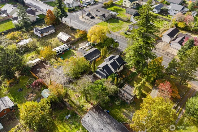 a bird view of residential houses with outdoor space