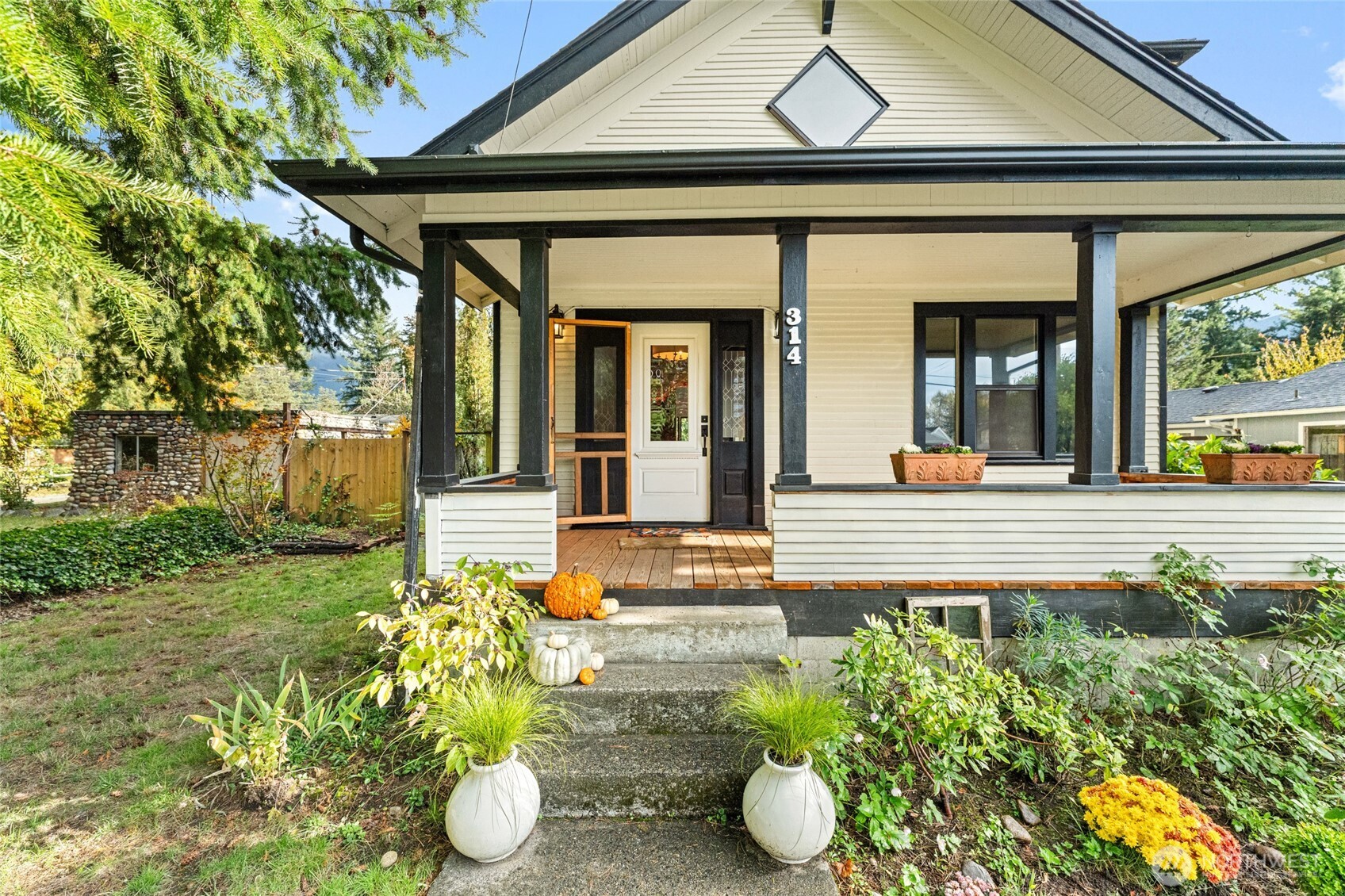 314 1st Street Gold Bar, WA 98251 - Photo 4 of 40