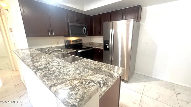 $1,490 | 1720 East Thunderbird Road, Unit 2009, Phoenix, AZ 85022