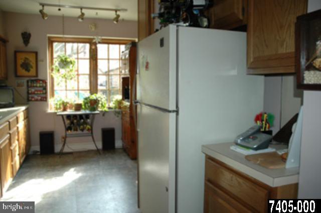 164 Springdale Road York, PA 17403 - Photo 5 of 9 Gallery Image 5