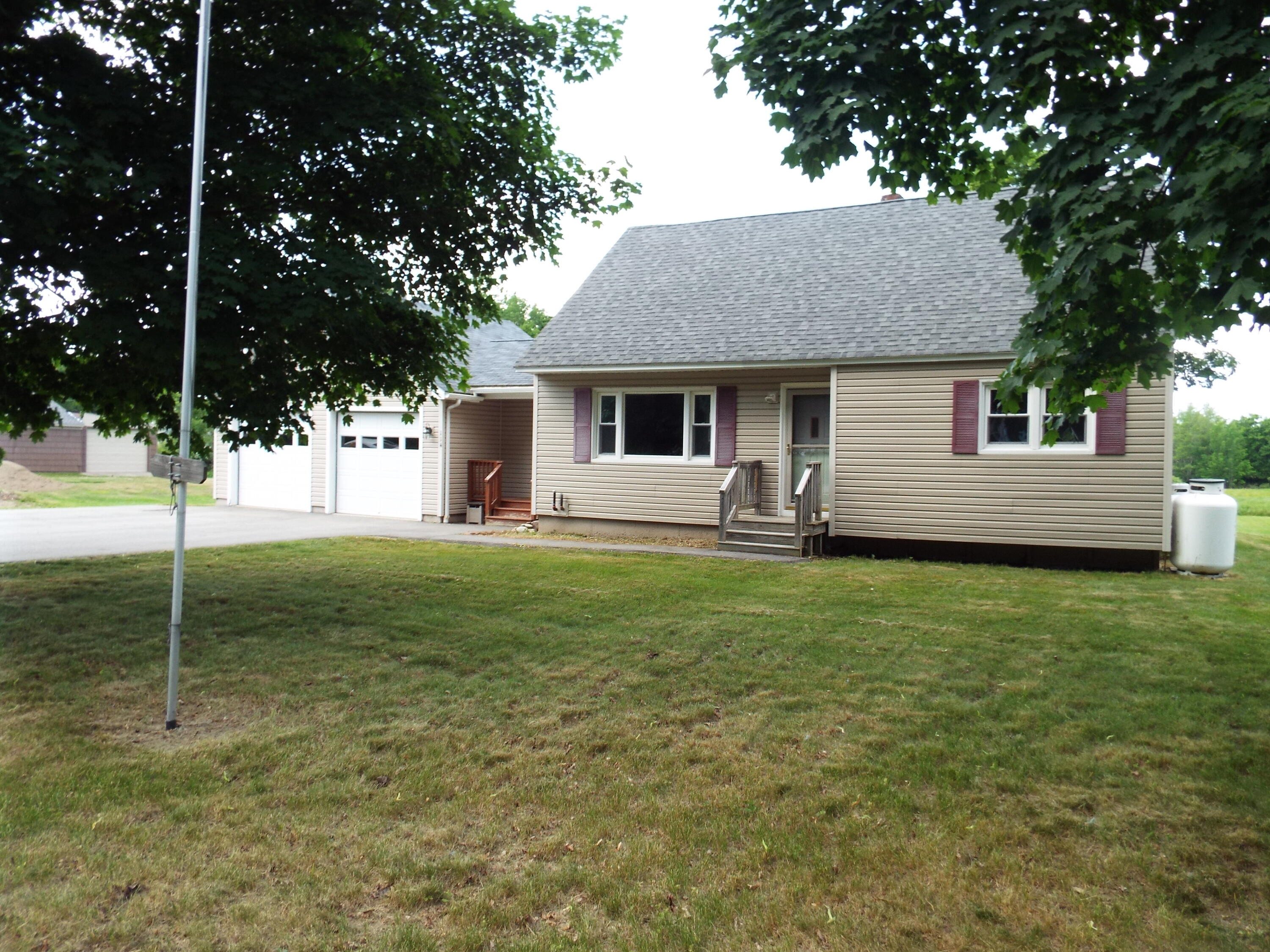 114 Kennebec Road Hampden, ME 04444 - Photo 3 of 27 k pic 20