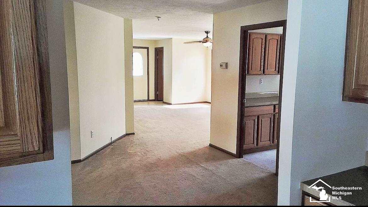 19559 Maplegrove Road Gibraltar, MI 48173 - Photo 10 of 30