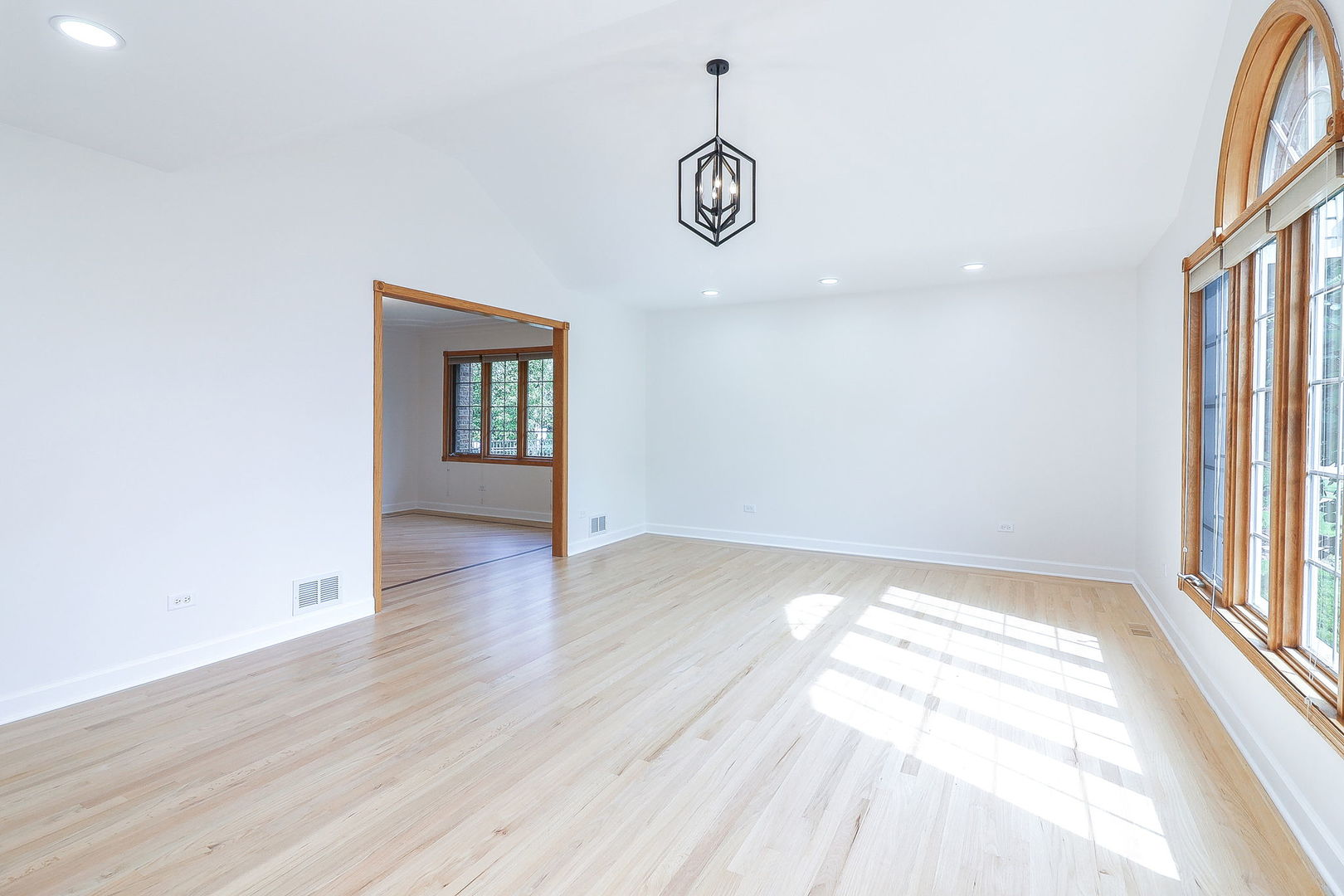 1249 Cronin Court Lemont, IL 60439 - Photo 12 of 40 a view of an empty room and window