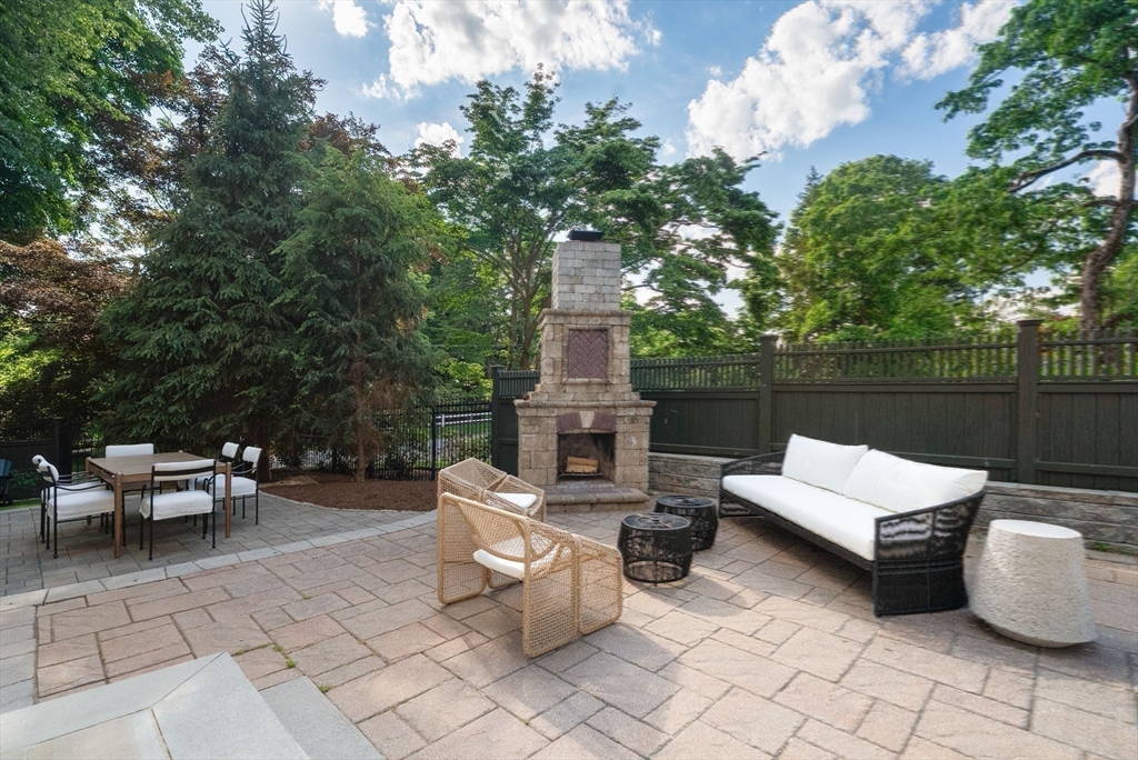 8 Valley Road Wellesley, MA 02481 - Photo 6 of 39