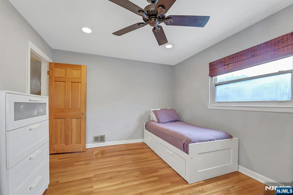 87 Barbara Road Dumont, NJ 07628 - Photo 16 of 33