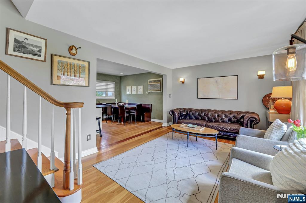 87 Barbara Road Dumont, NJ 07628 - Photo 4 of 33