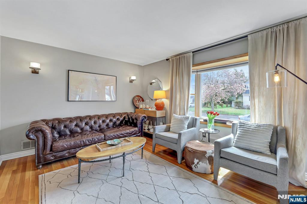 87 Barbara Road Dumont, NJ 07628 - Photo 5 of 33