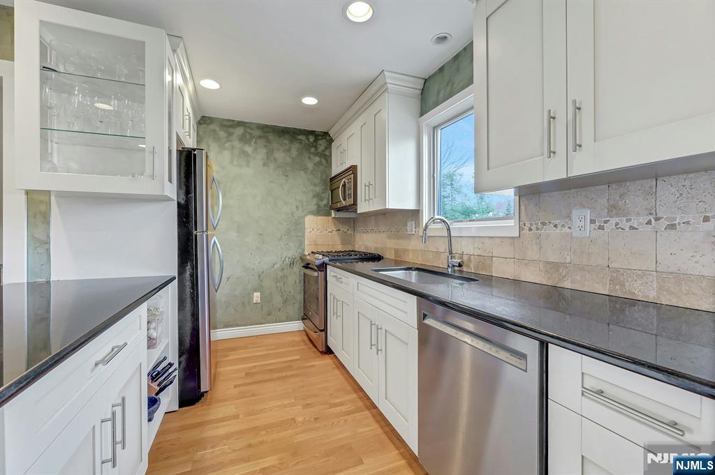 87 Barbara Road Dumont, NJ 07628 - Photo 9 of 33