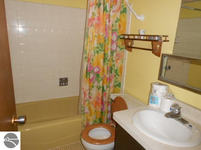 2819 Forrester Road Frankfort, MI 49635 - Photo 8 of 14 1741787-7.JPG