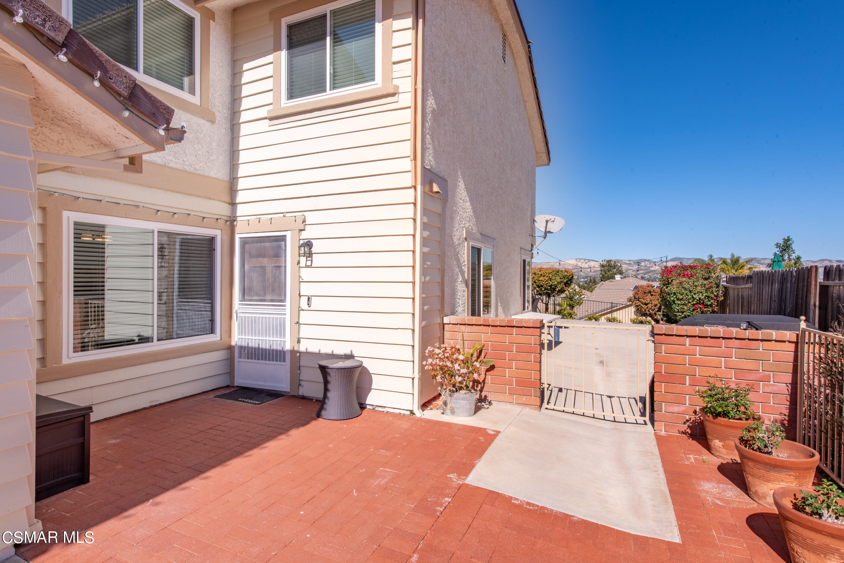 3369 Manorgate Place Simi Valley, CA 93065 - Photo 5 of 29 a balcony with table and chairs