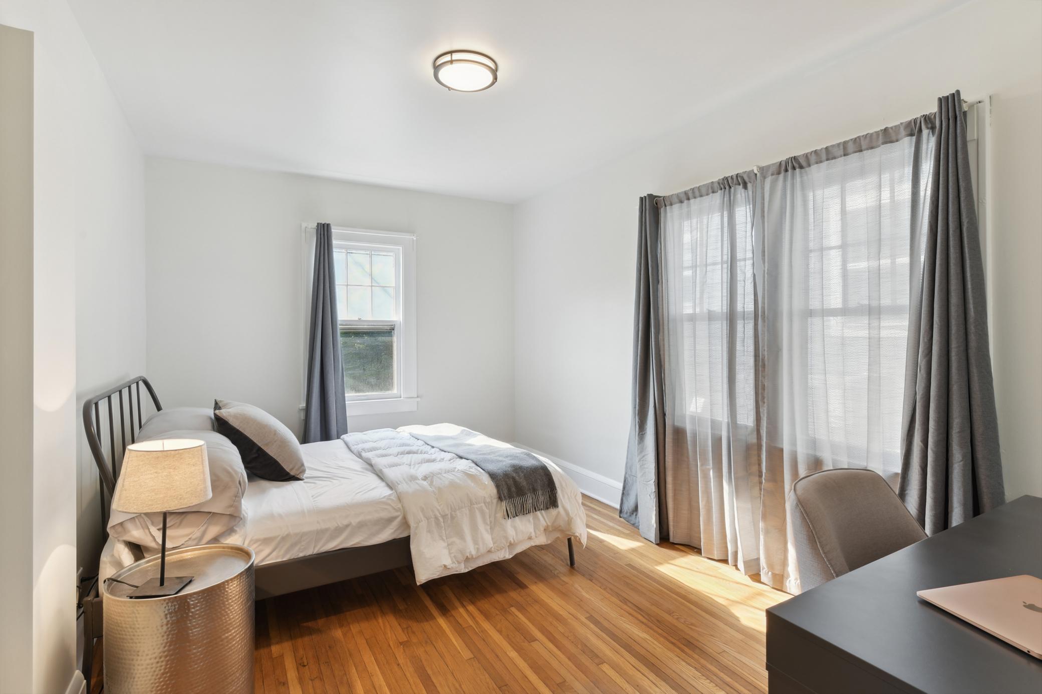 955 17th Avenue Southeast Minneapolis, MN 55414 - Photo 12 of 13