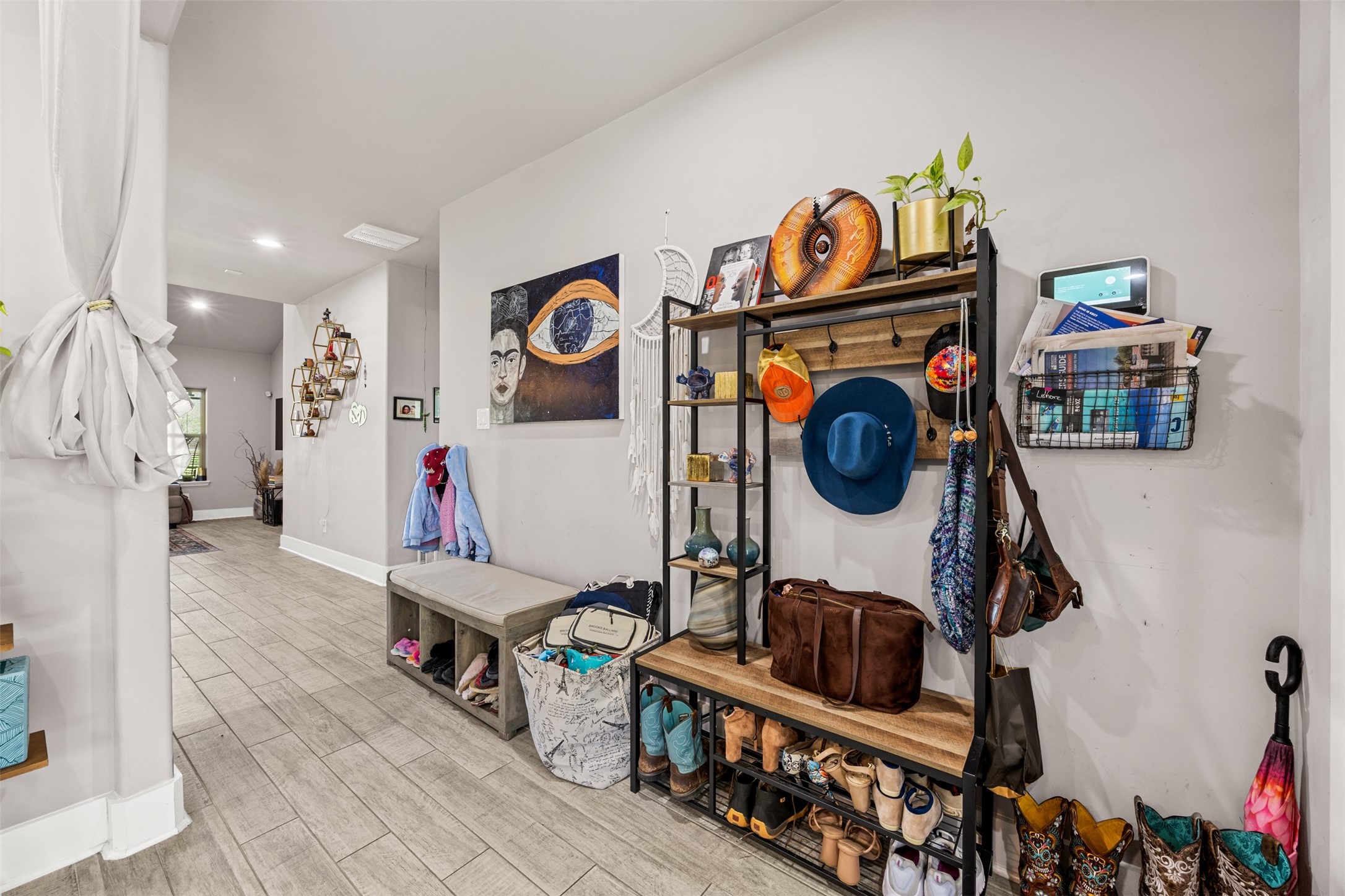 4425 Fuqua Street Houston, TX 77047 - Photo 5 of 49 a utility room with dryer and washer