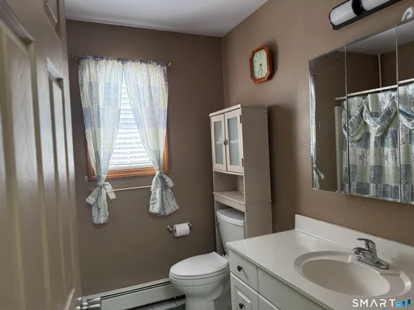 $465,000 | 18 Olivia Lane, Naugatuck, CT 06770