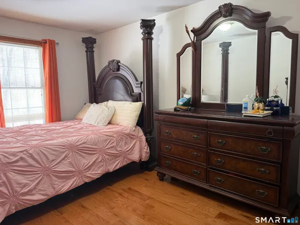 $465,000 | 18 Olivia Lane, Naugatuck, CT 06770